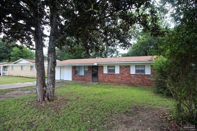 Foto del edificio - 404 Ladybird Ln