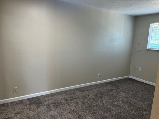 Foto del edificio - Davisson Tri-Plex