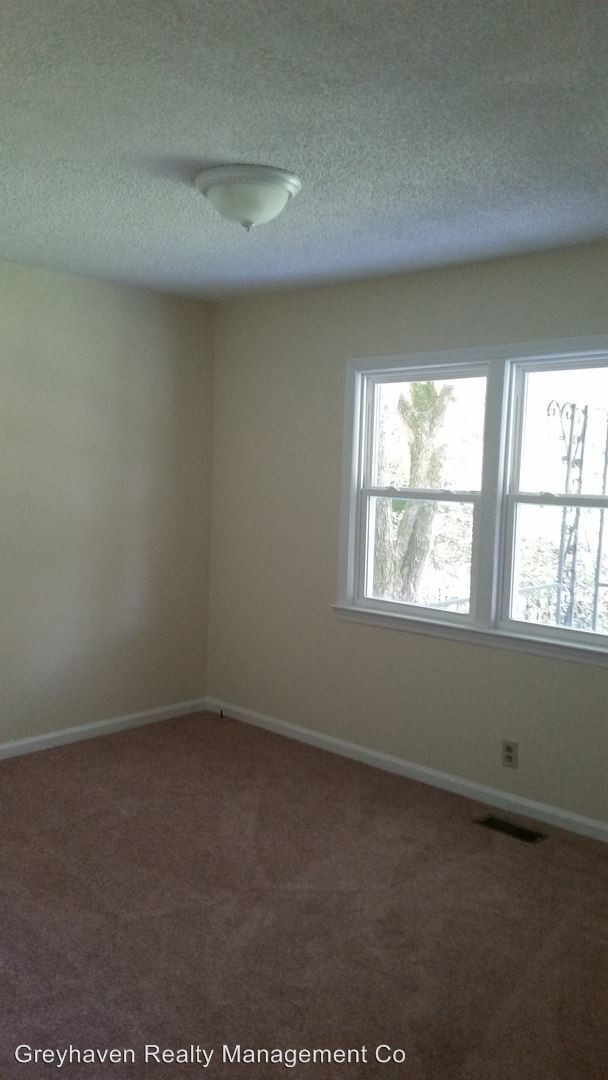 Foto del edificio - 3 br, 1 bath House - 5854 Grubb Road