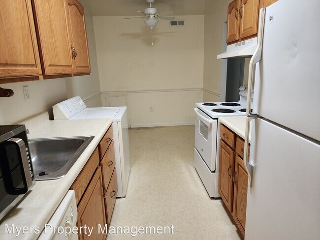 Building Photo - 1 br, 1 bath House - 10 Essex Hall