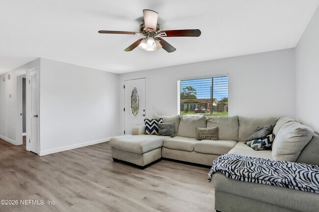 Foto del edificio - 7598 Pheasant Path Dr