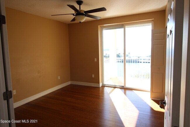 Foto del edificio - 500 Sail Ln