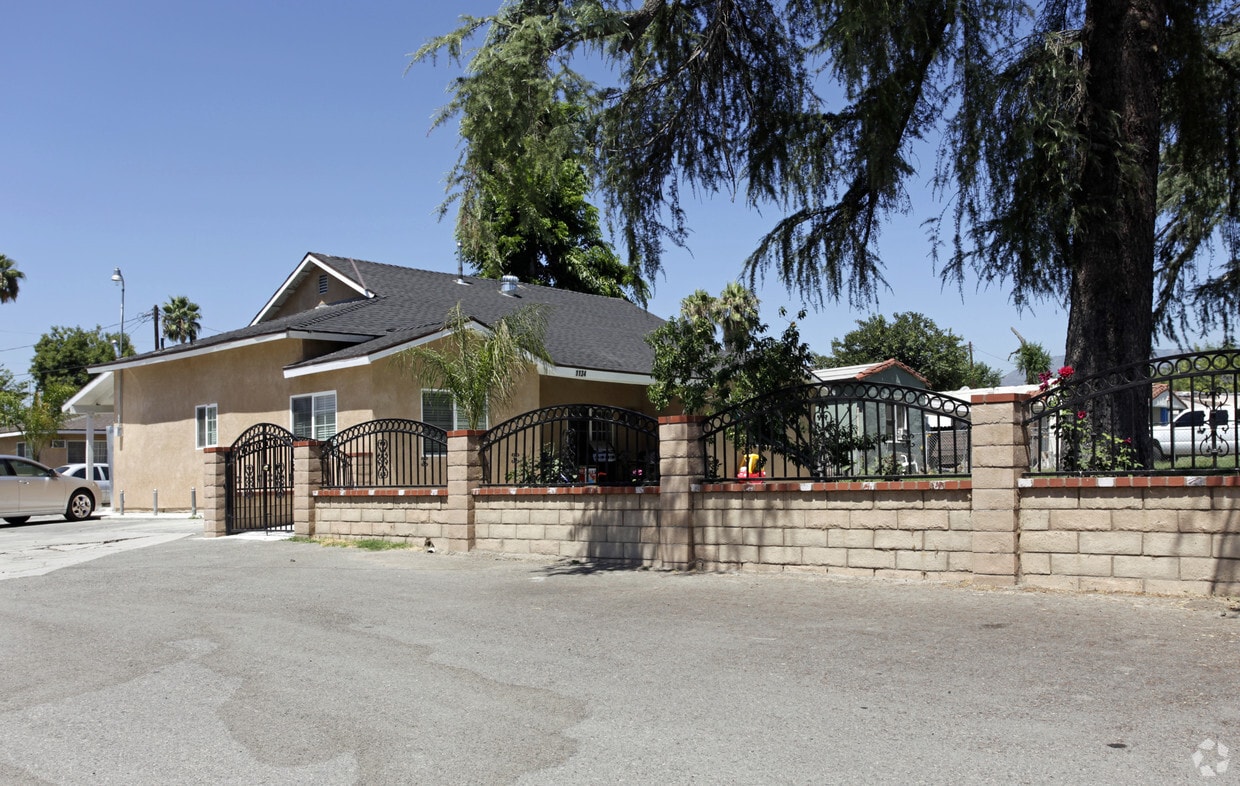 Primary Photo - 1134 Bobbett Dr