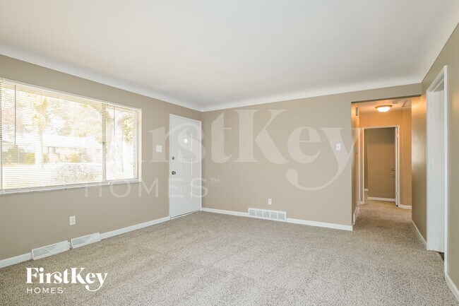 Building Photo - 170 Calbreath Ct