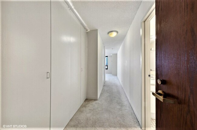 Building Photo - 440 N Wabash Ave