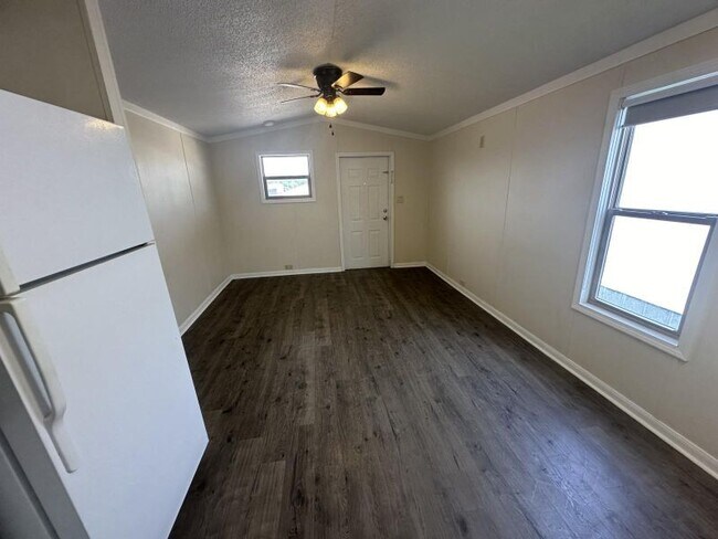 Building Photo - 2440 TX-16