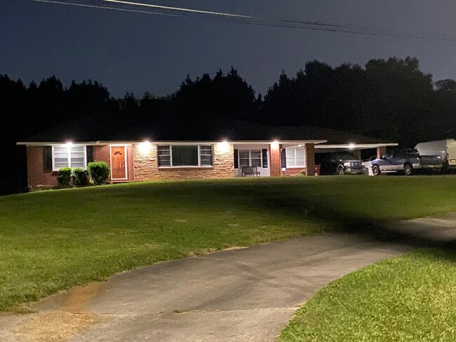 Building Photo - 5786 Landrum Rd
