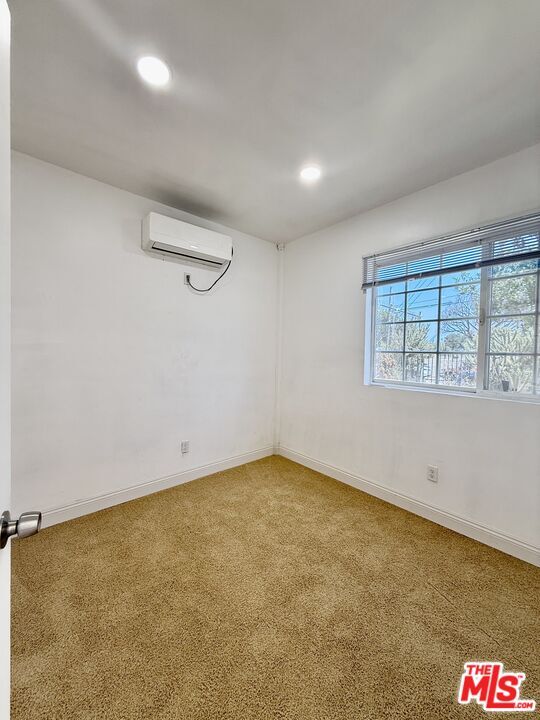 Foto del edificio - 3128 1st St
