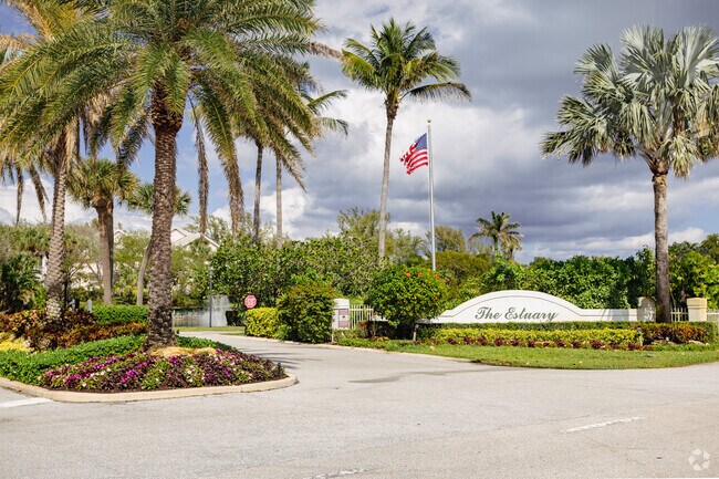 Building Photo - Ocean Trail Gatehouse