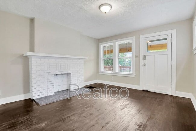 Building Photo - 659 S Burgess Ave