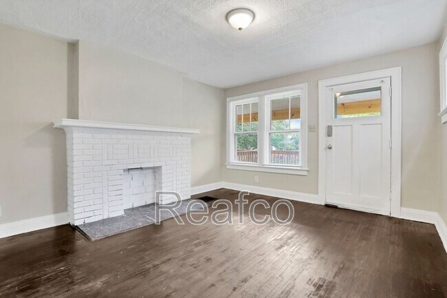 Foto del edificio - 659 S Burgess Ave