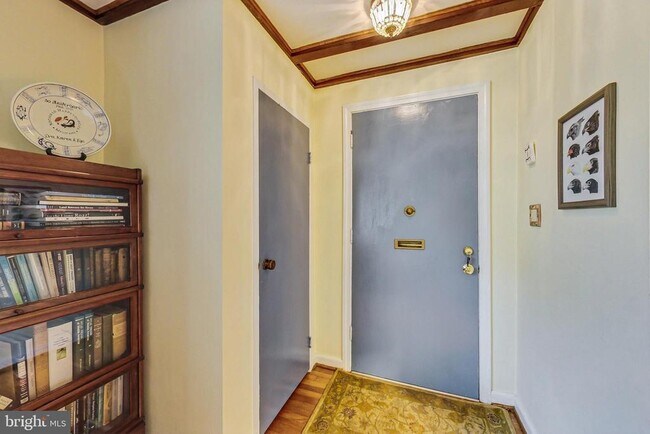 Foto del edificio - 208 Brewster Ave