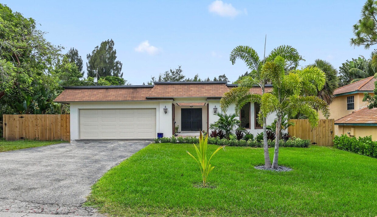 Foto principal - 486 NW 1st St