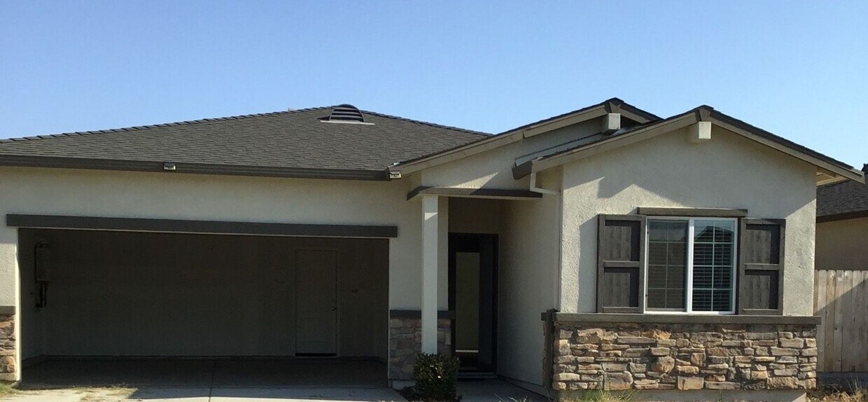 Primary Photo - Four Bedroom Home in North Merced!