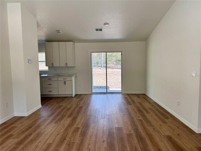 Foto del edificio - 6717 E Grayson St