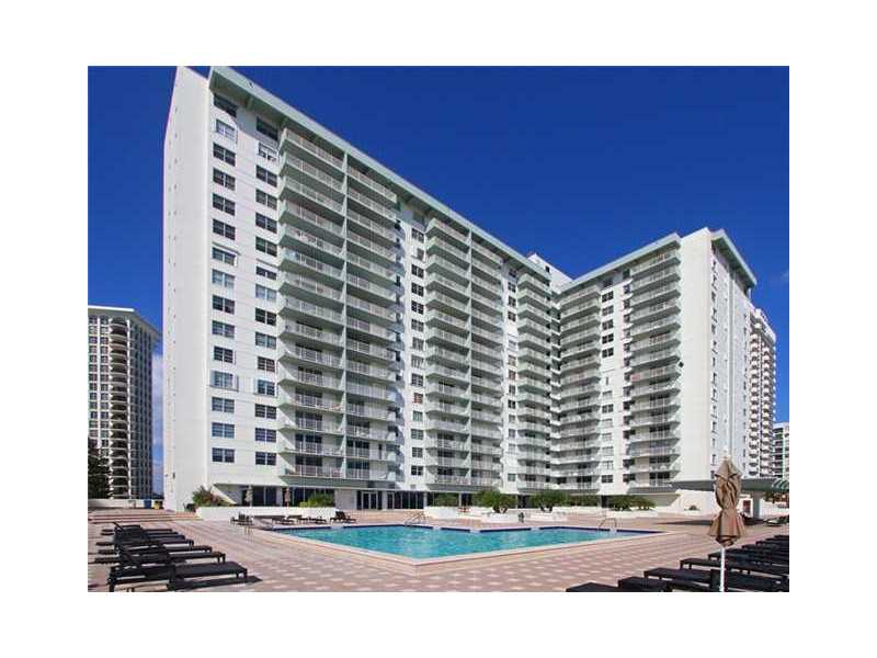 Primary Photo - 5701 Collins Ave