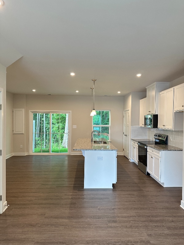 Building Photo - 418 bigwood Dr