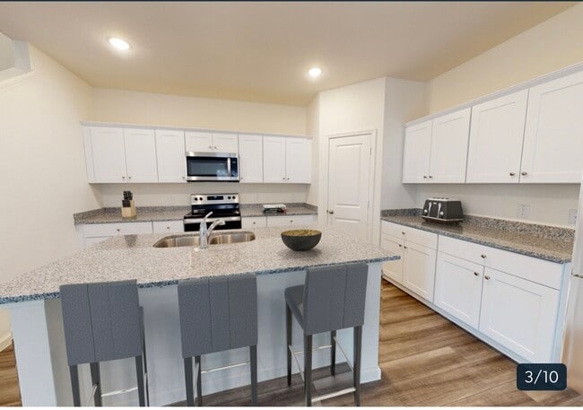 Building Photo - 625 Colgate Cir
