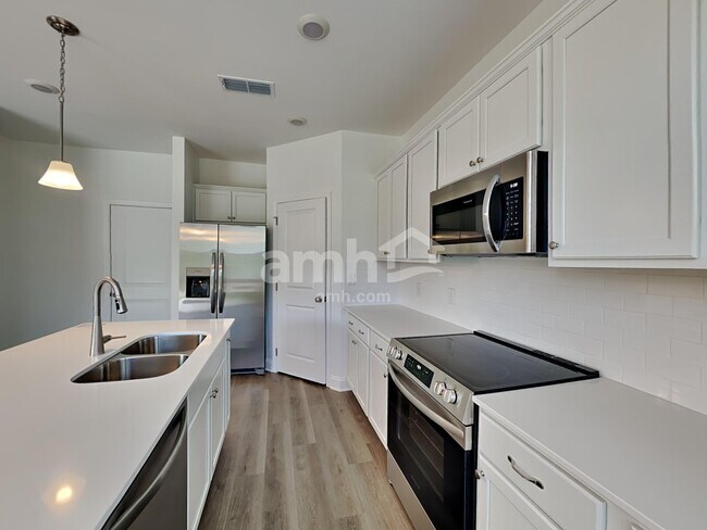 Building Photo - 230 Argea Dr
