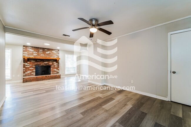 Building Photo - 3180 Benson Dr