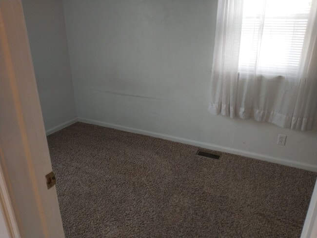 Building Photo - 5251 Stockwell St