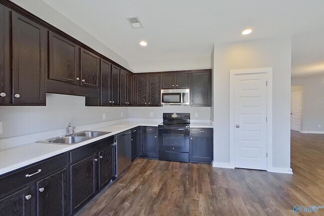 Foto del edificio - 204 White Oak Cir