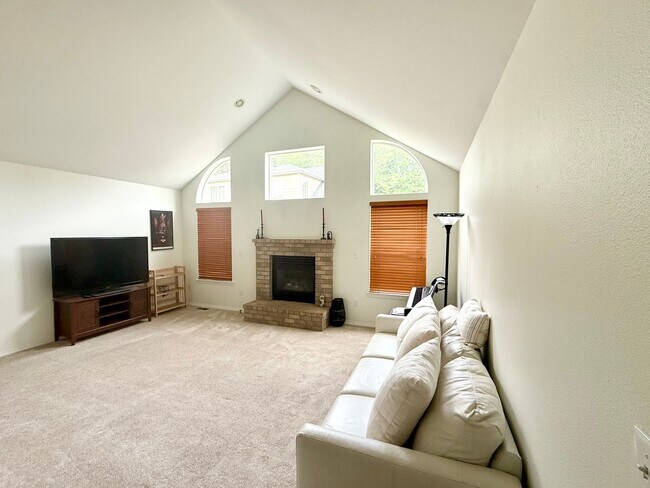 Foto del edificio - Poulsbo Forest Rock Hills neighborhood house.