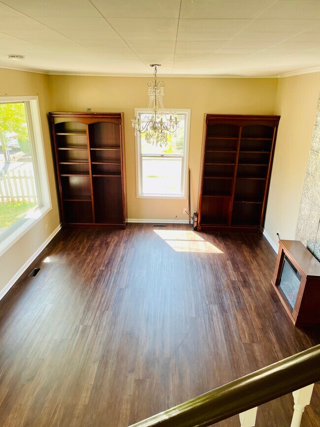 Living area - 505 NW Forest St
