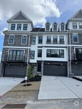 Building Photo - 3026 Greeneview Ln