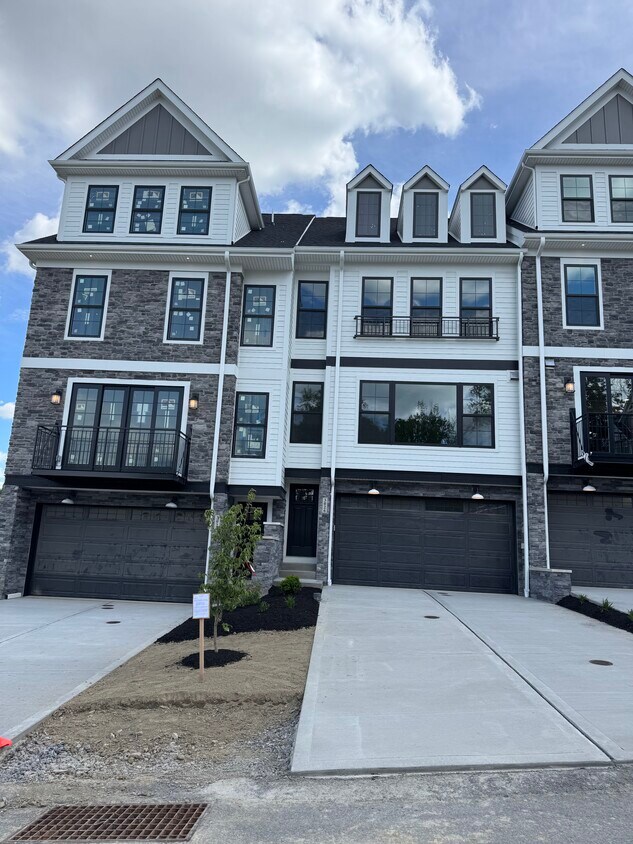 Foto principal - 3026 Greeneview Ln