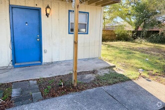 Building Photo - 824 Tanager Rd
