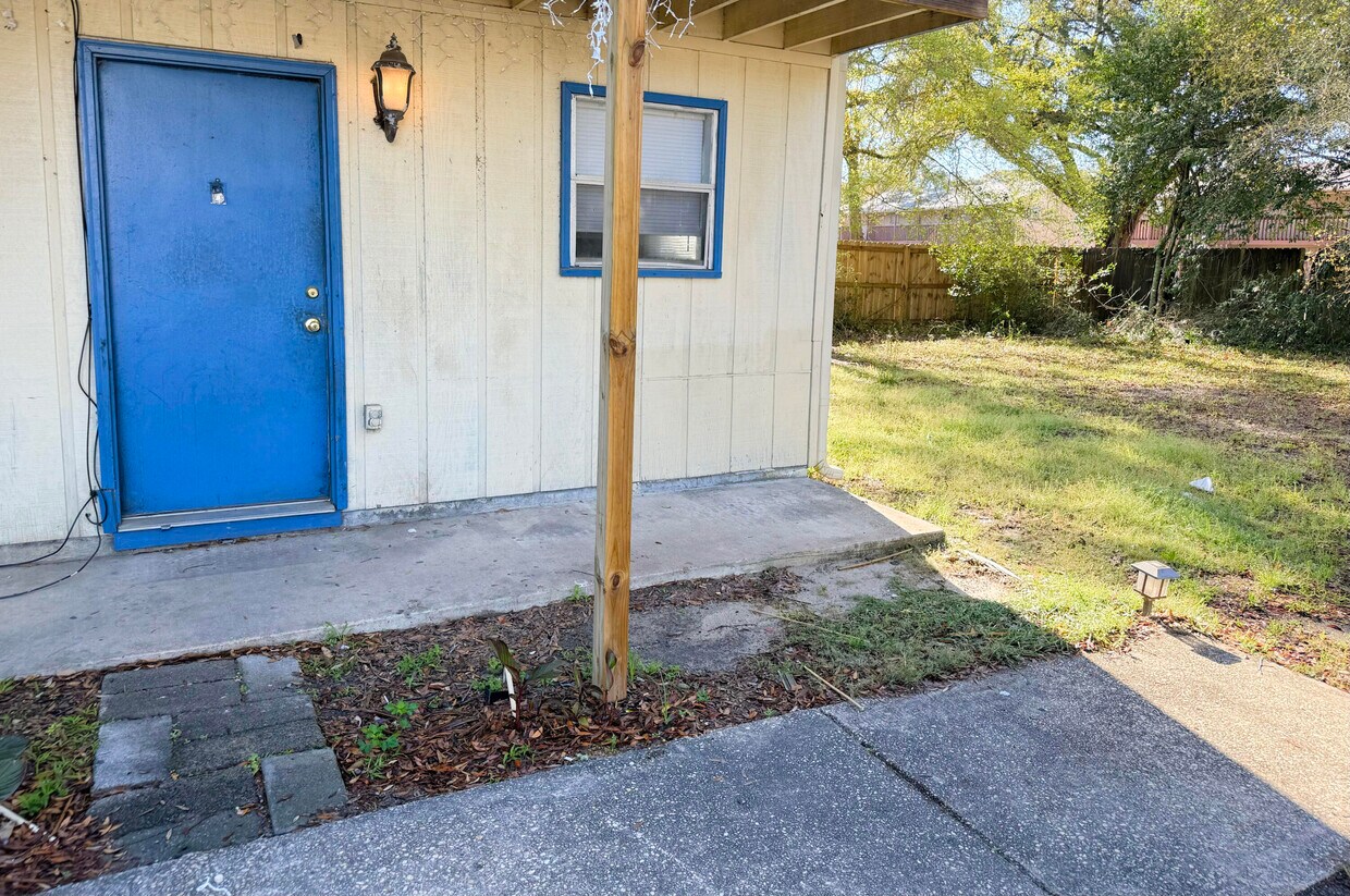 Foto principal - 824 Tanager Rd