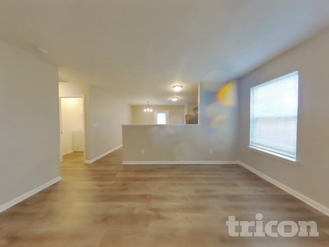 Building Photo - 6353 Avacado Dr