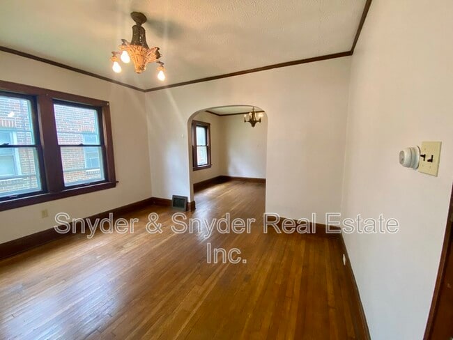 Building Photo - 689 Schiller Ave