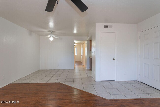 Foto del edificio - 4211 E Palm Ln