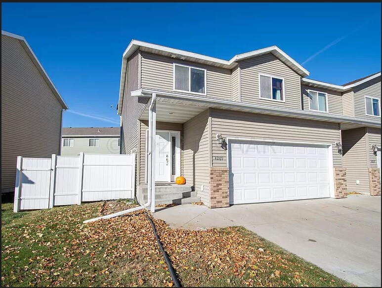 4269 Estate Dr S, Fargo, ND 58104 Townhome Rentals in Fargo ND