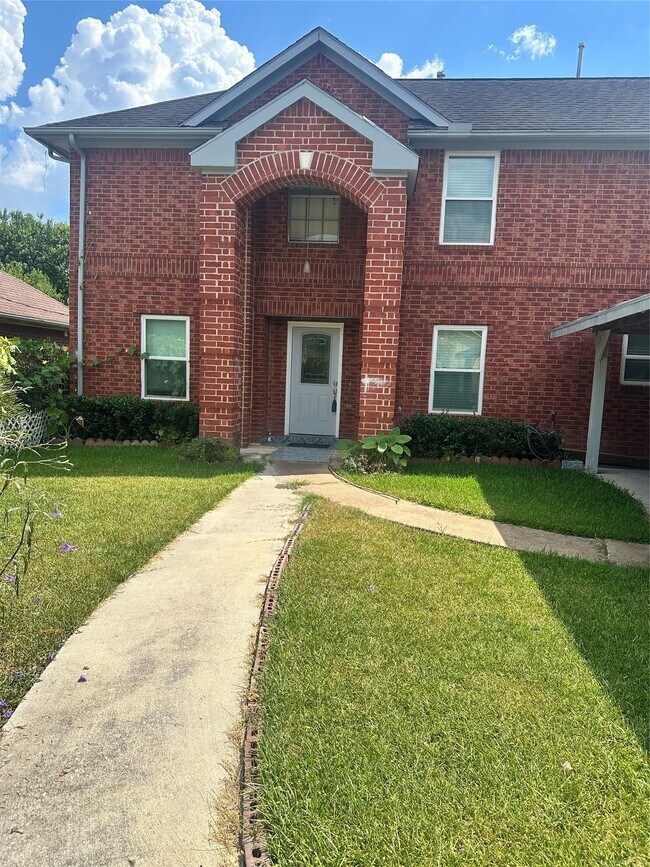 Foto del edificio - 8340 Folkstone Ln
