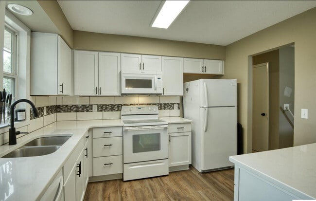 Building Photo - 2146 N 141st Ave