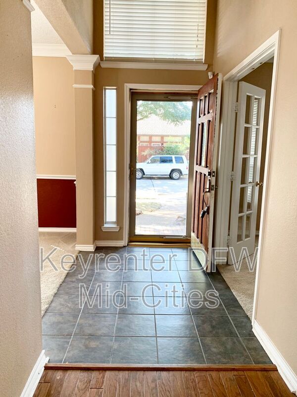 Building Photo - 8702 Saddlehorn Dr