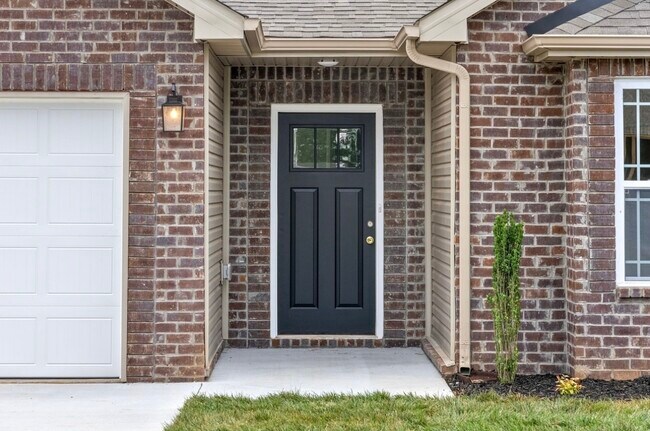 Foto del edificio - 1360 Harmon Ln