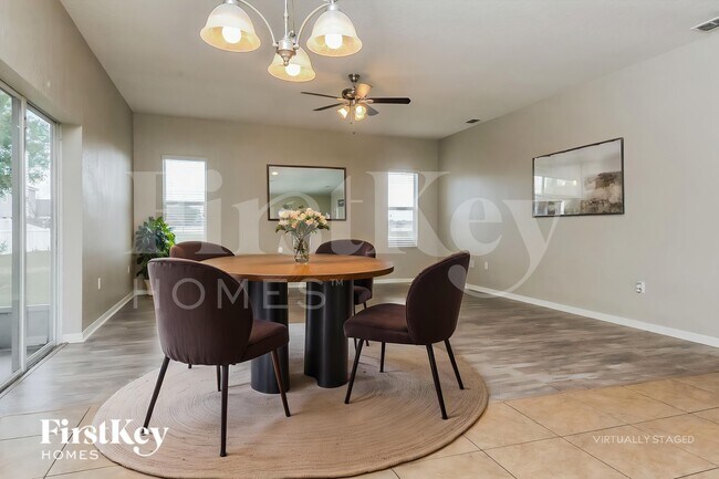 Building Photo - 10611 Carloway Hills Dr