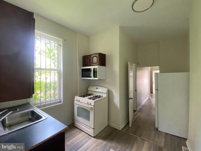 Foto del edificio - 1348 W Clearfield St