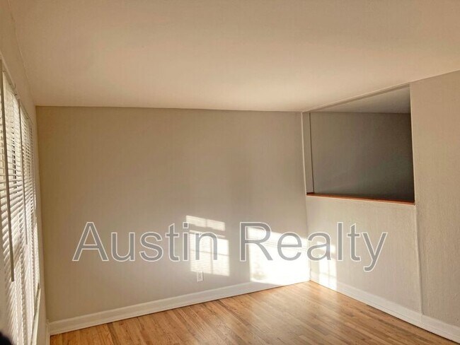 Foto del edificio - 1051 Woodland Trails Dr