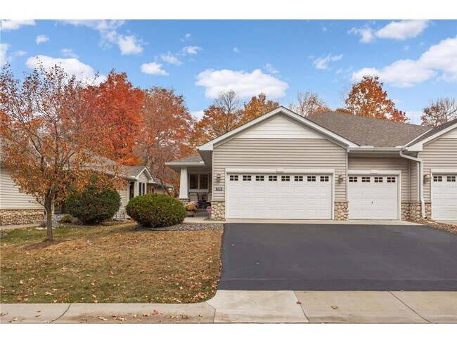 Foto del edificio - 9280 Blackoaks Ct N