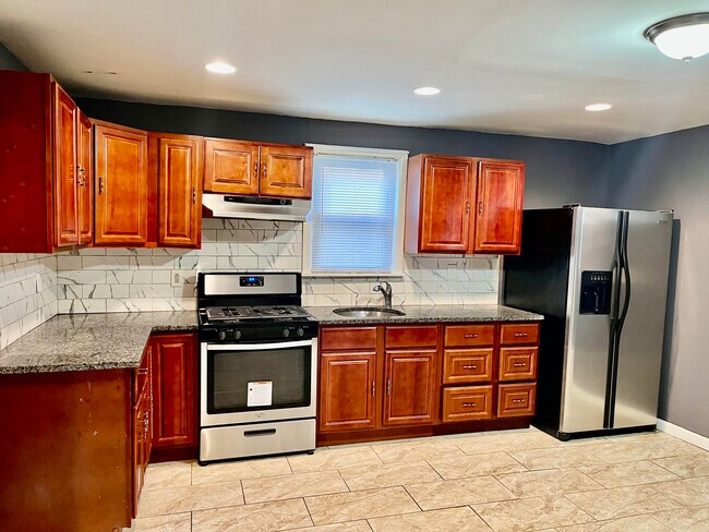 Building Photo - 540 Marshall St