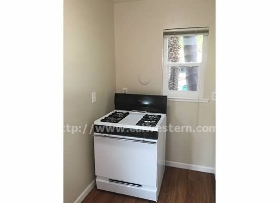 Building Photo - 846 Emory St