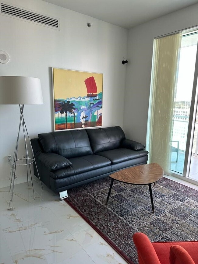 Building Photo - 950 Brickell Bay Dr