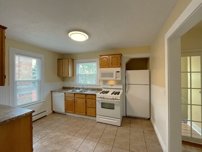Kitchen - 381 W 1st St