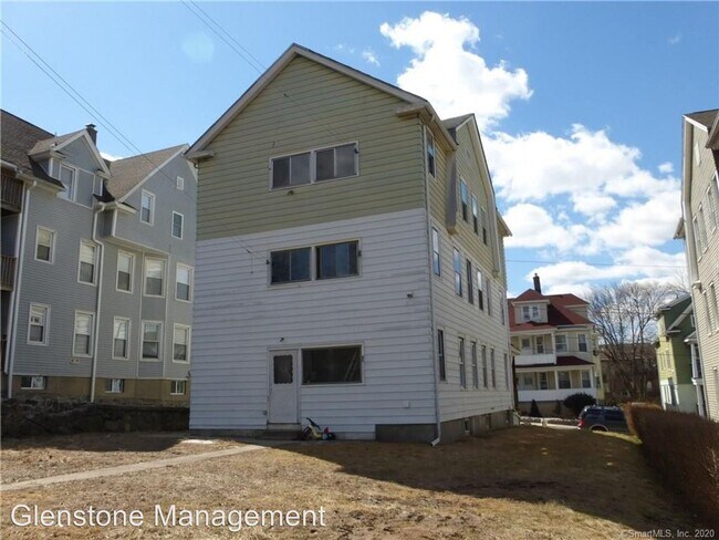 Building Photo - 21 Eastwood Ave