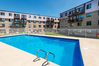 Building Photo - Le Bienville